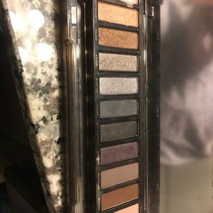 smokey naked pallet